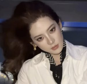 400万粉颜值博主出席线下活动，被质疑线上线下差距大